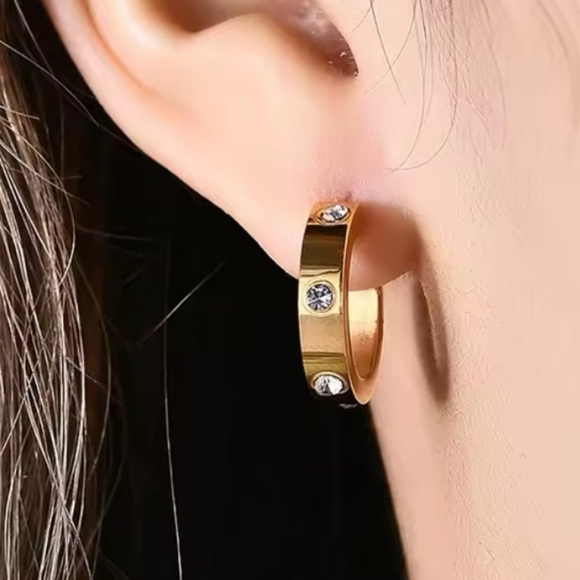 NEW LUXURY SMALL ZIRCONIA STUDDED HOOP EARRINGS - Picture 2 of 12